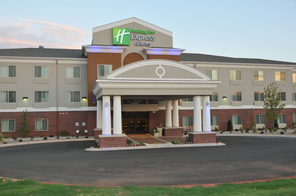 holiday inn express and suites clinton by ihg