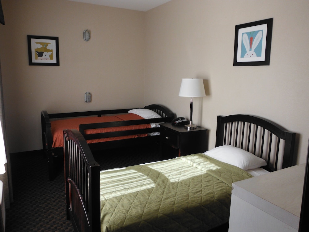 holiday inn express and suites clinton by ihg
