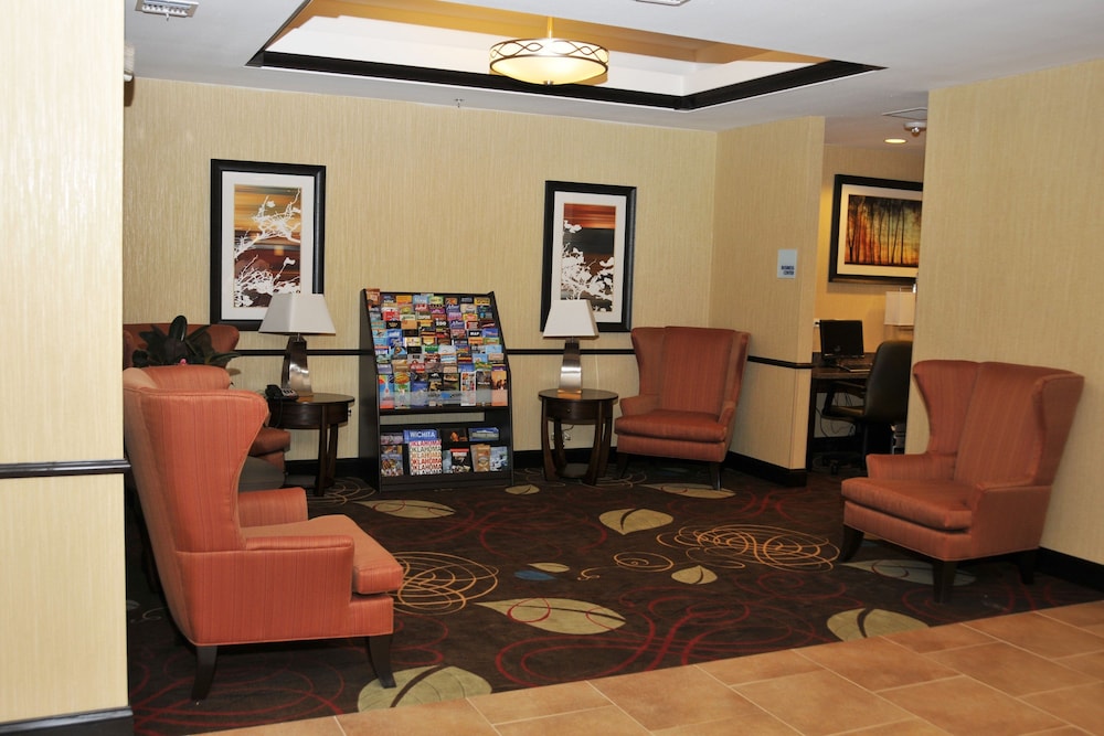 holiday inn express and suites clinton by ihg