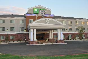 holiday inn express and suites clinton by ihg