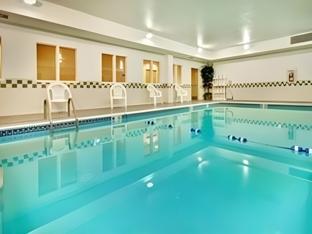 holiday inn express and suites clinton by ihg