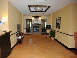 holiday inn express and suites clinton by ihg