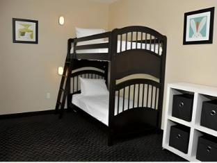 holiday inn express and suites clinton by ihg