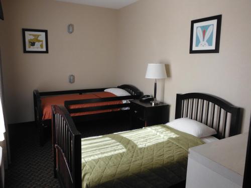 holiday inn express and suites clinton by ihg