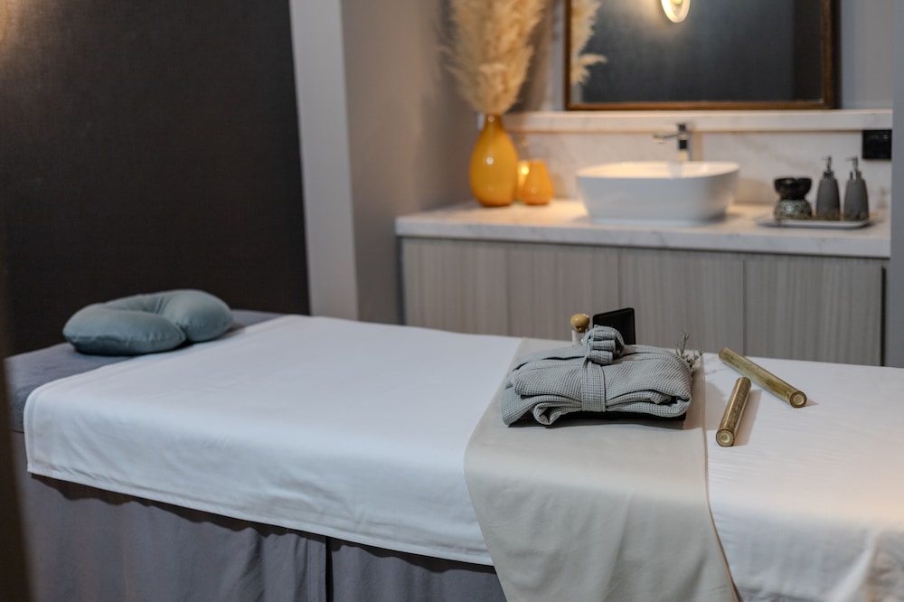 hotel adam krabi