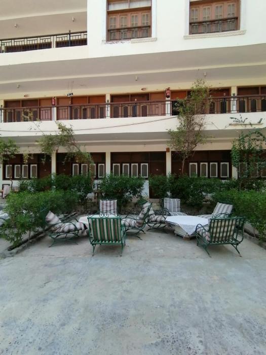 rezeiky hotel and camp luxor