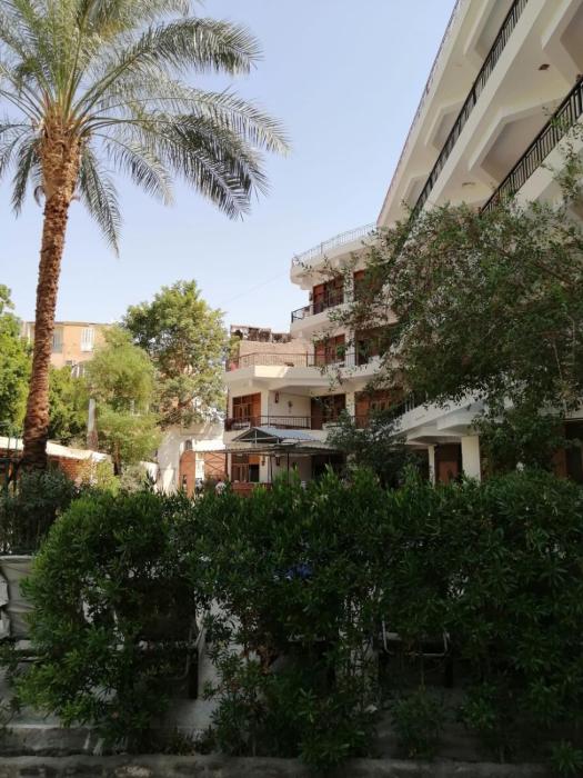 rezeiky hotel and camp luxor