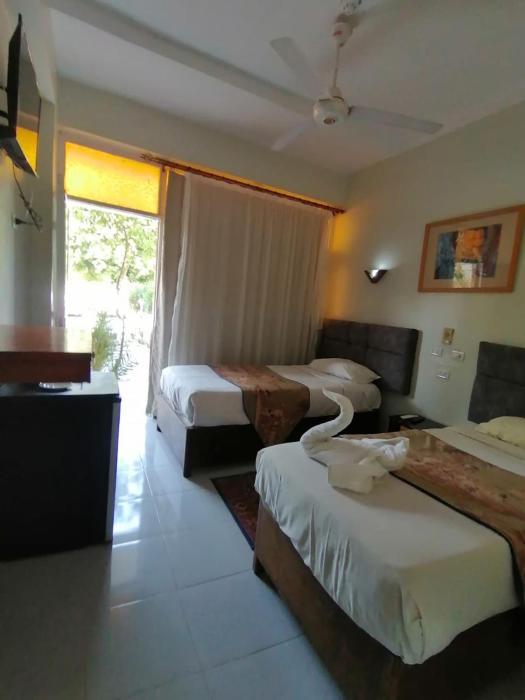 rezeiky hotel and camp luxor