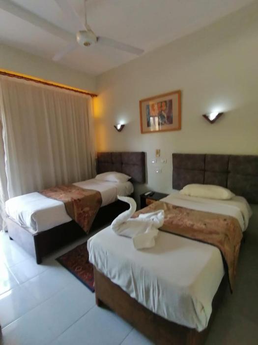 rezeiky hotel and camp luxor