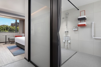 holiday inn express shanghai gumei by ihg