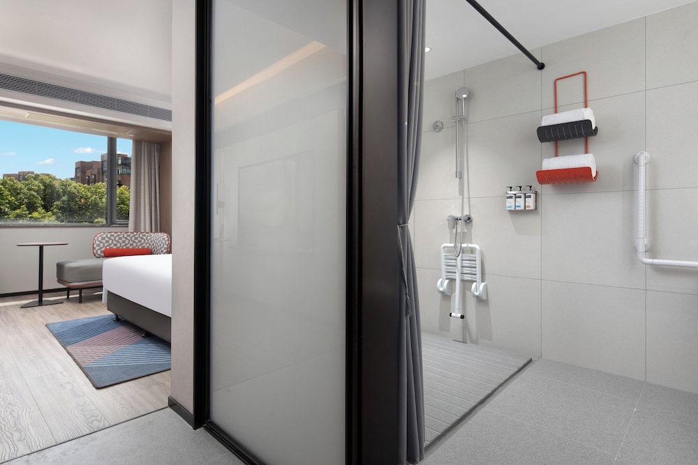 holiday inn express shanghai gumei by ihg