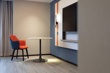 holiday inn express shanghai gumei by ihg