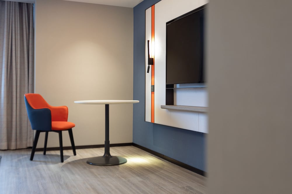 holiday inn express shanghai gumei by ihg