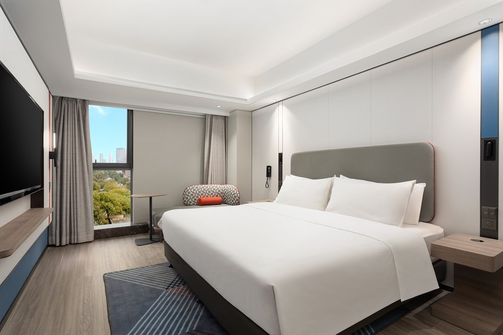 holiday inn express shanghai gumei by ihg