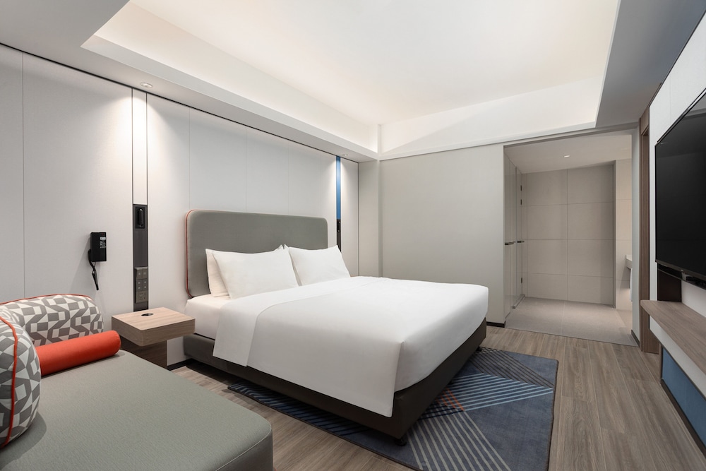 holiday inn express shanghai gumei by ihg