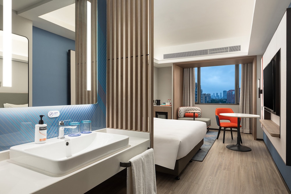 holiday inn express shanghai gumei by ihg