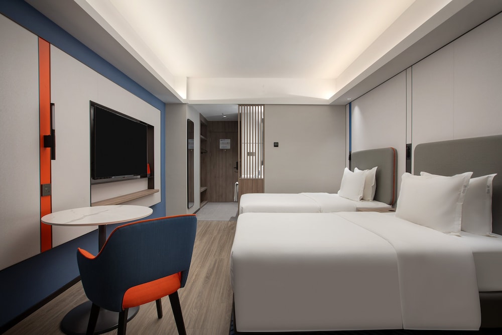 holiday inn express shanghai gumei by ihg