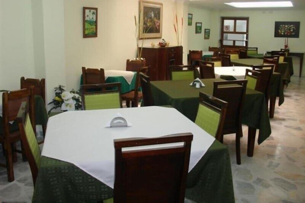 hotel el bosque armenia