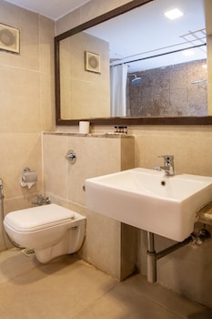 discover resorts khandala