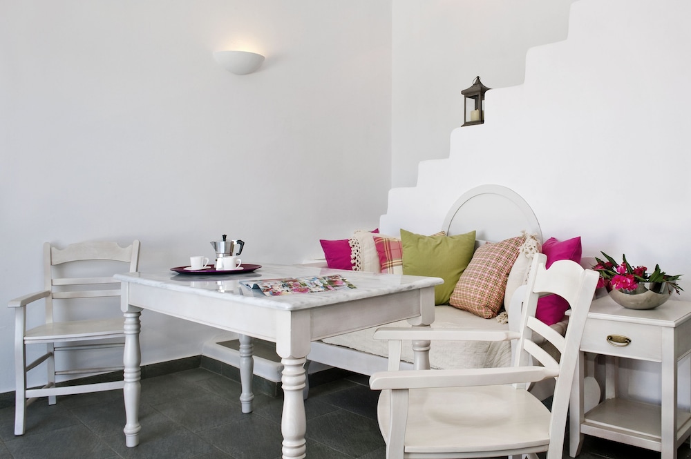 aura marina apartments santorini