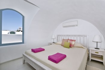 aura marina apartments santorini
