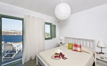 aura marina apartments santorini