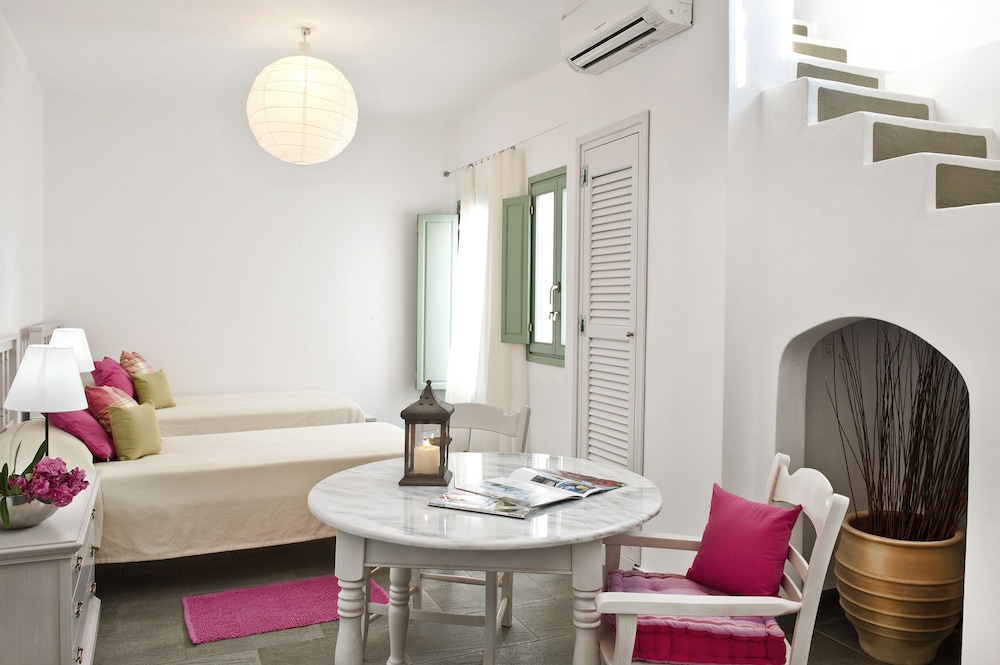 aura marina apartments santorini