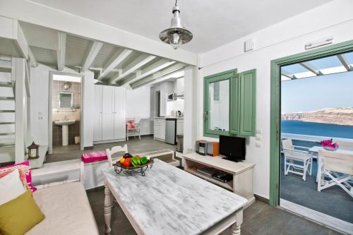 aura marina apartments santorini
