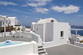 aura marina apartments santorini