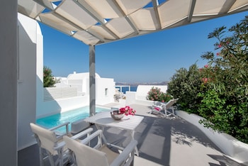 aura marina apartments santorini