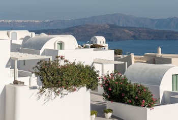 aura marina apartments santorini