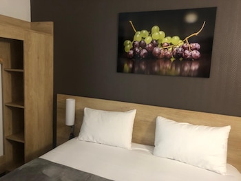hotel wood inn bordeaux aeroport