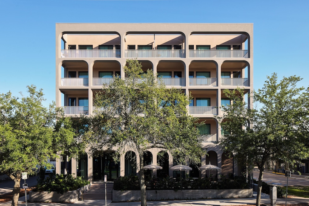 hotel henrietta