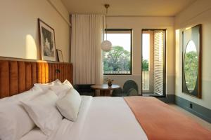 hotel henrietta