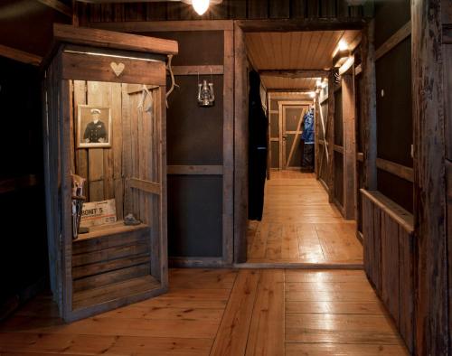 basecamp spitsbergen hotel