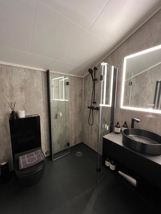 basecamp spitsbergen hotel