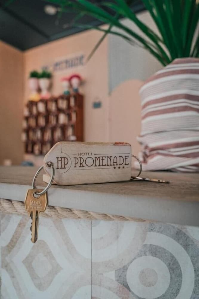 amadei hotel promenade