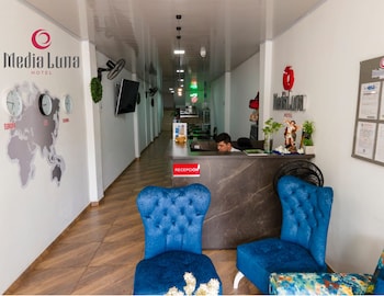 hotel media luna