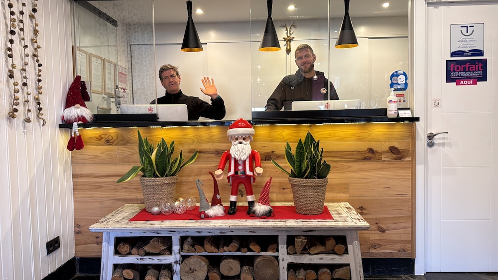 inside plaza sierra nevada