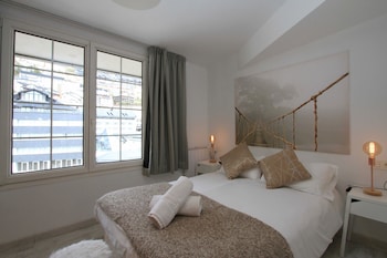 inside plaza sierra nevada