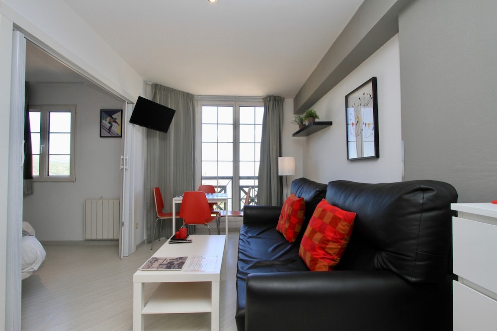 inside plaza sierra nevada