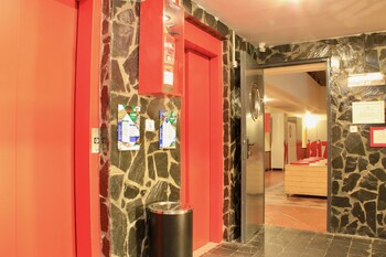 inside plaza sierra nevada