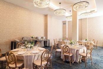 hotel petersburg tapestry collection by hilton