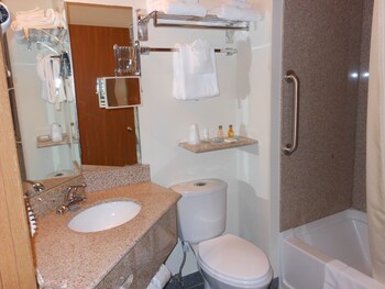 Quality Inn & Suites Red Wing,Minnesota>>Goodhue,3 star