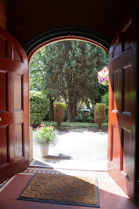 broadfield park hotel