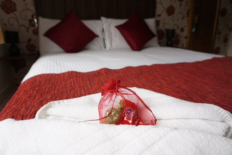 broadfield park hotel