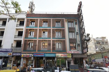 hotel revels by a1rooms