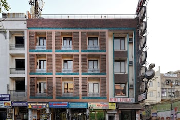 hotel revels by a1rooms