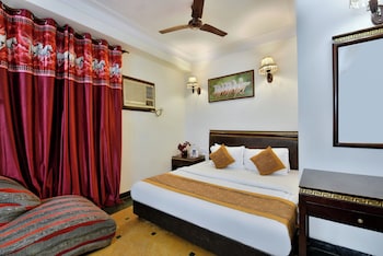 hotel revels by a1rooms