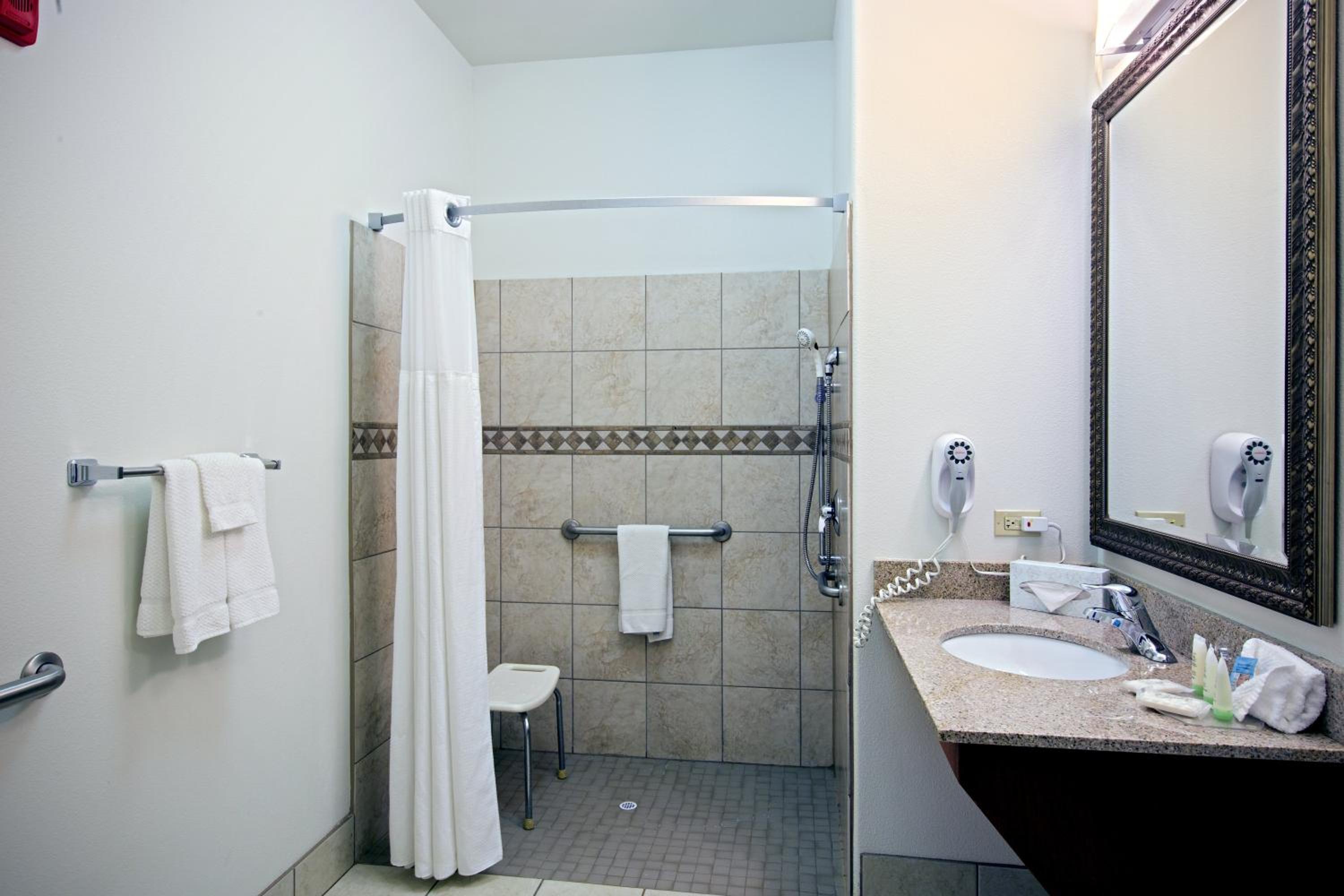 staybridge suites rockford by ihg